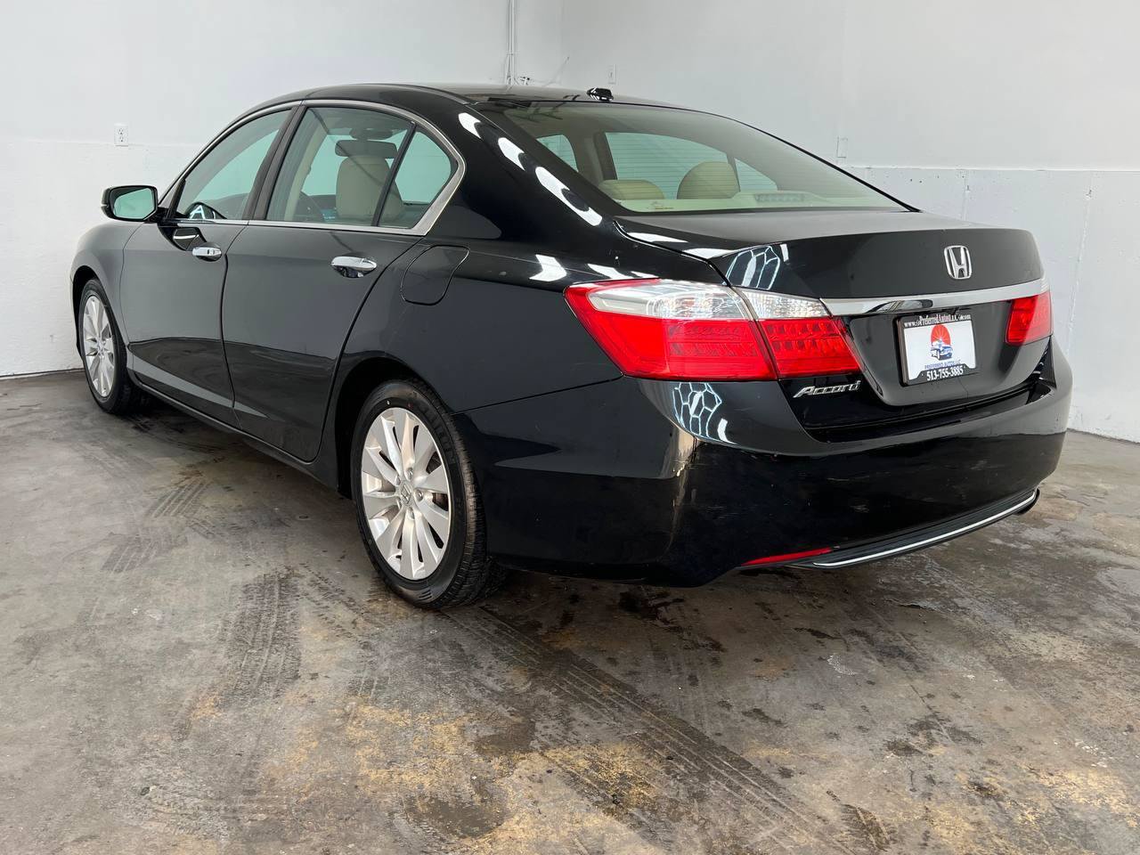 Used 2015 Honda Accord EX-L image 2