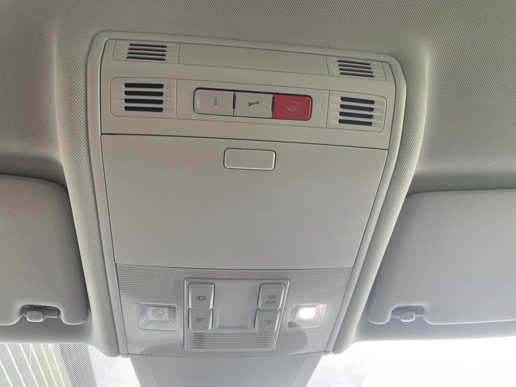 Used 2019 Volkswagen e-Golf SEL Premium image 33