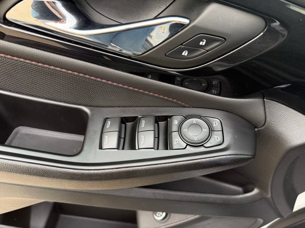 Used 2023 Chevrolet Traverse RS w/ LPO, Floor Liner Package FWD image 28