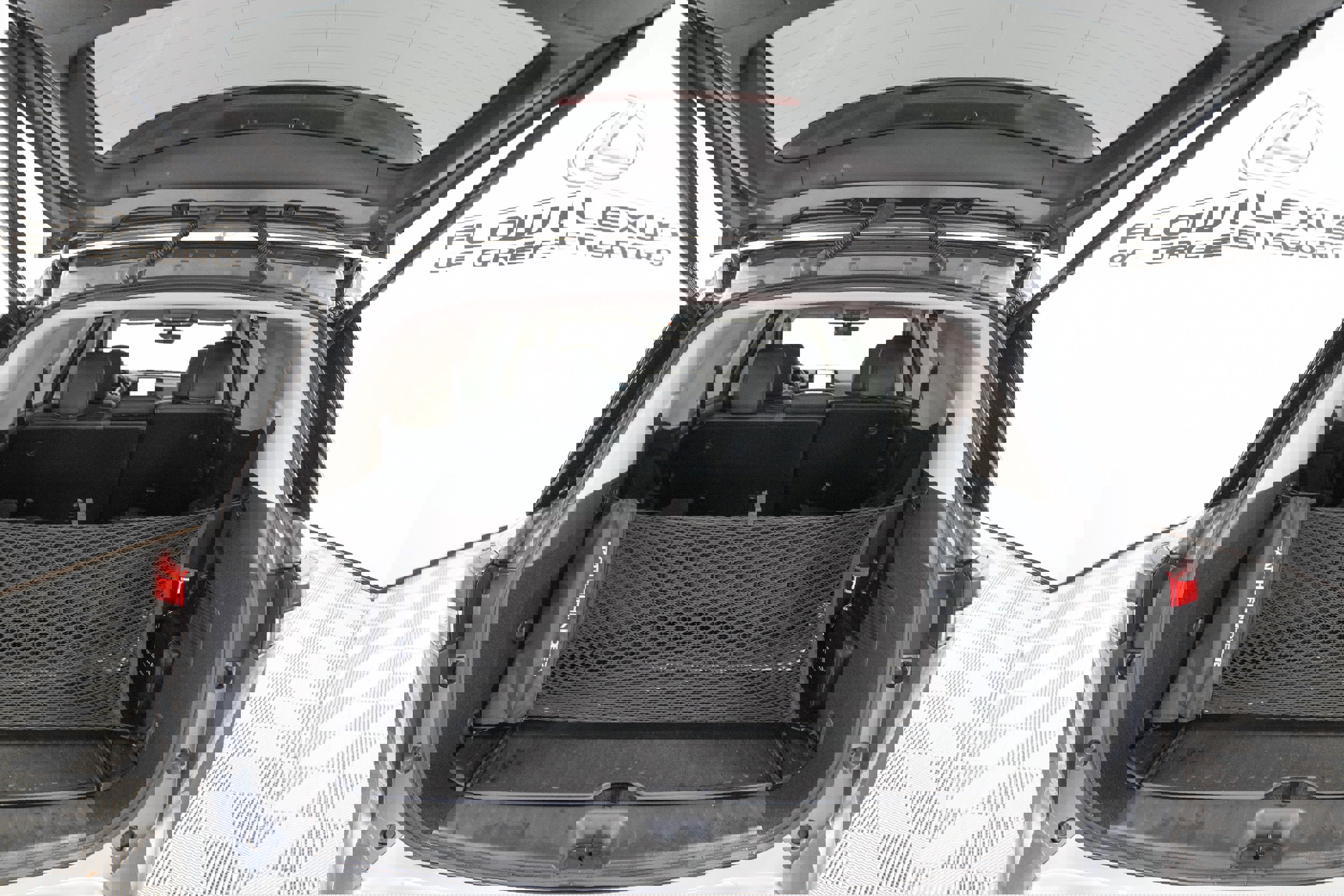 Used 2025 Nissan Pathfinder Platinum w/ Cargo Package image 12