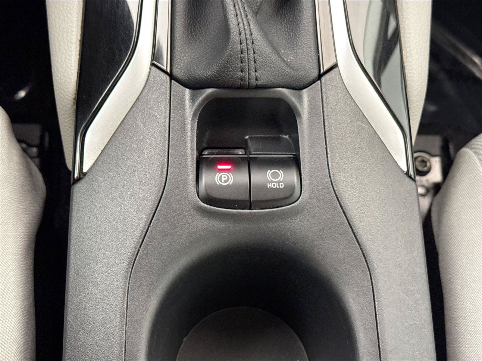 Used 2024 Toyota Corolla Cross LE w/ Moonroof Package FWD image 27