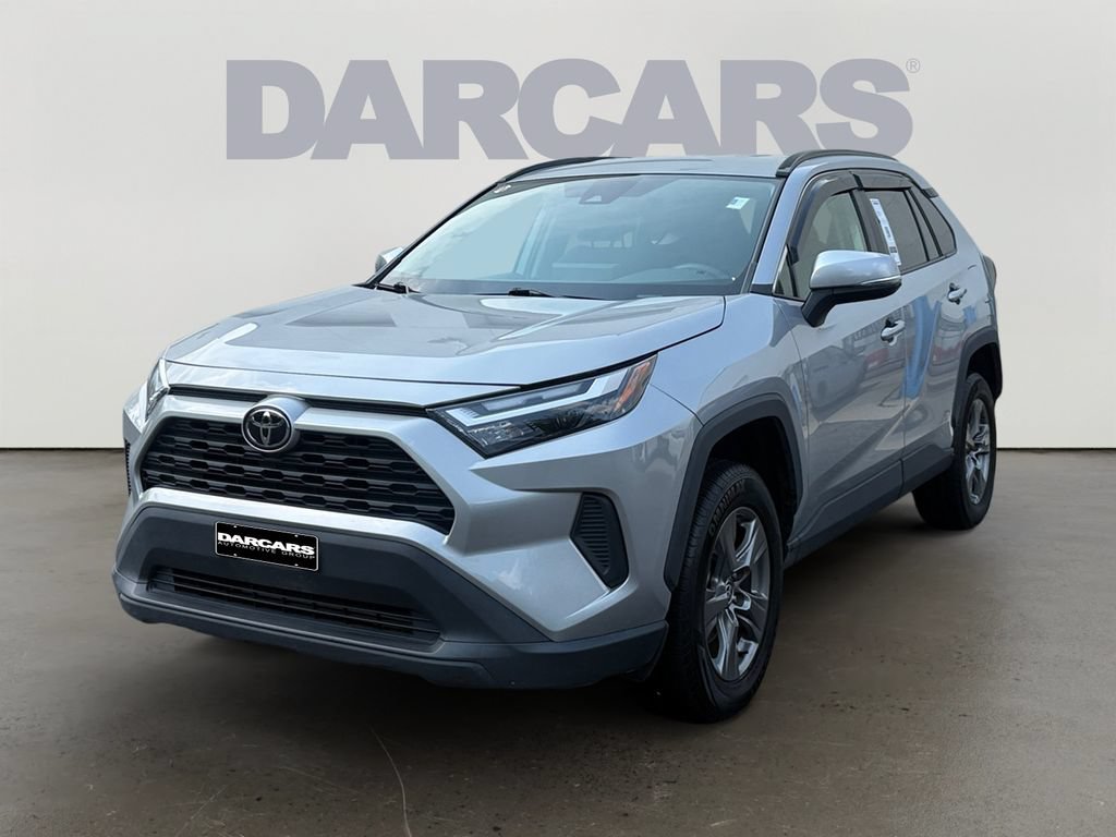 Used 2024 Toyota RAV4 XLE FWD image 3