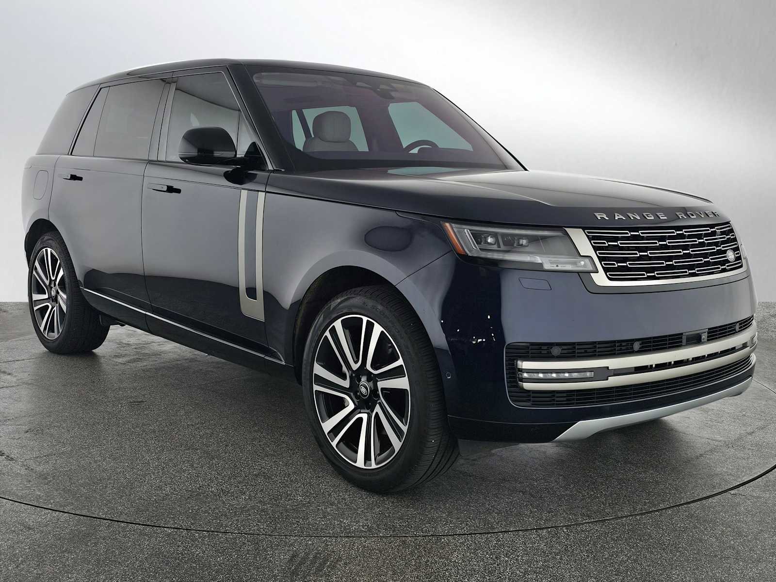 Used 2023 Land Rover Range Rover Long Wheelbase SE AWD/4WD image 7