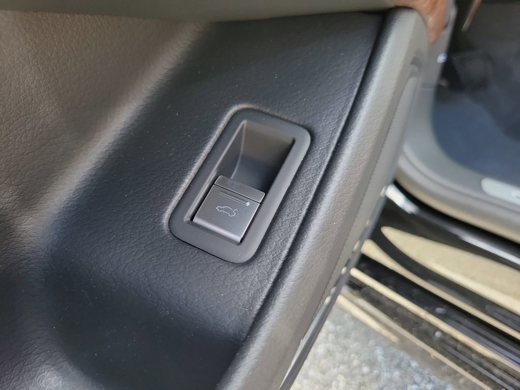 New 2026 Audi A8 L 3.0T image 20