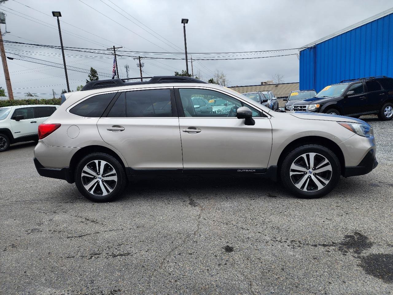 Used 2018 Subaru Outback 2.5i Limited AWD/4WD image 5