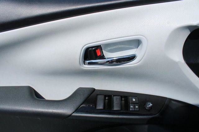 Certified 2022 Toyota Prius Limited FWD image 15