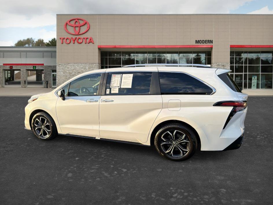 Certified 2026 Toyota Sienna Platinum AWD/4WD image 6