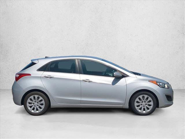 Used 2017 Hyundai Elantra GT FWD image 4