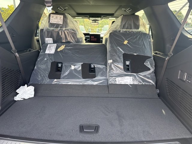 New 2026 GMC Yukon AT4 w/ AT4 Premium Package image 11