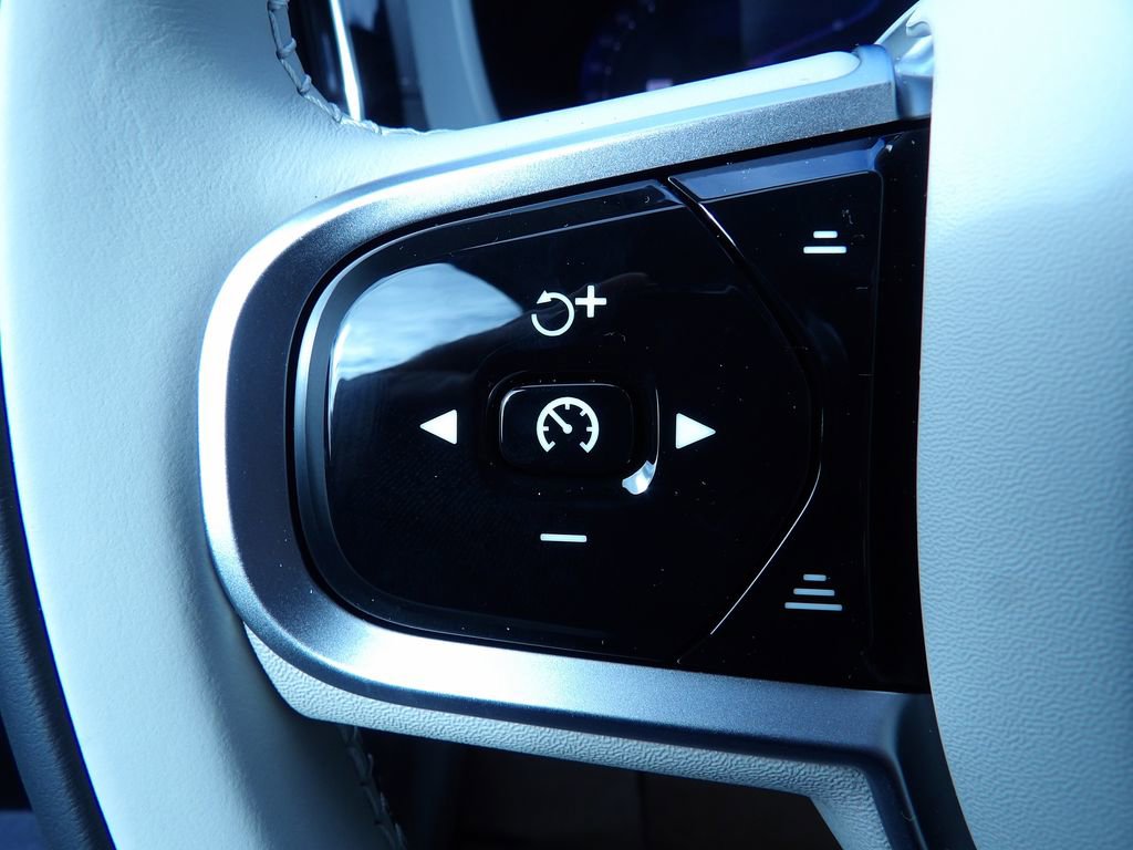 New 2026 Volvo XC60 B5 Ultra w/ Protection Package Premier AWD/4WD image 19