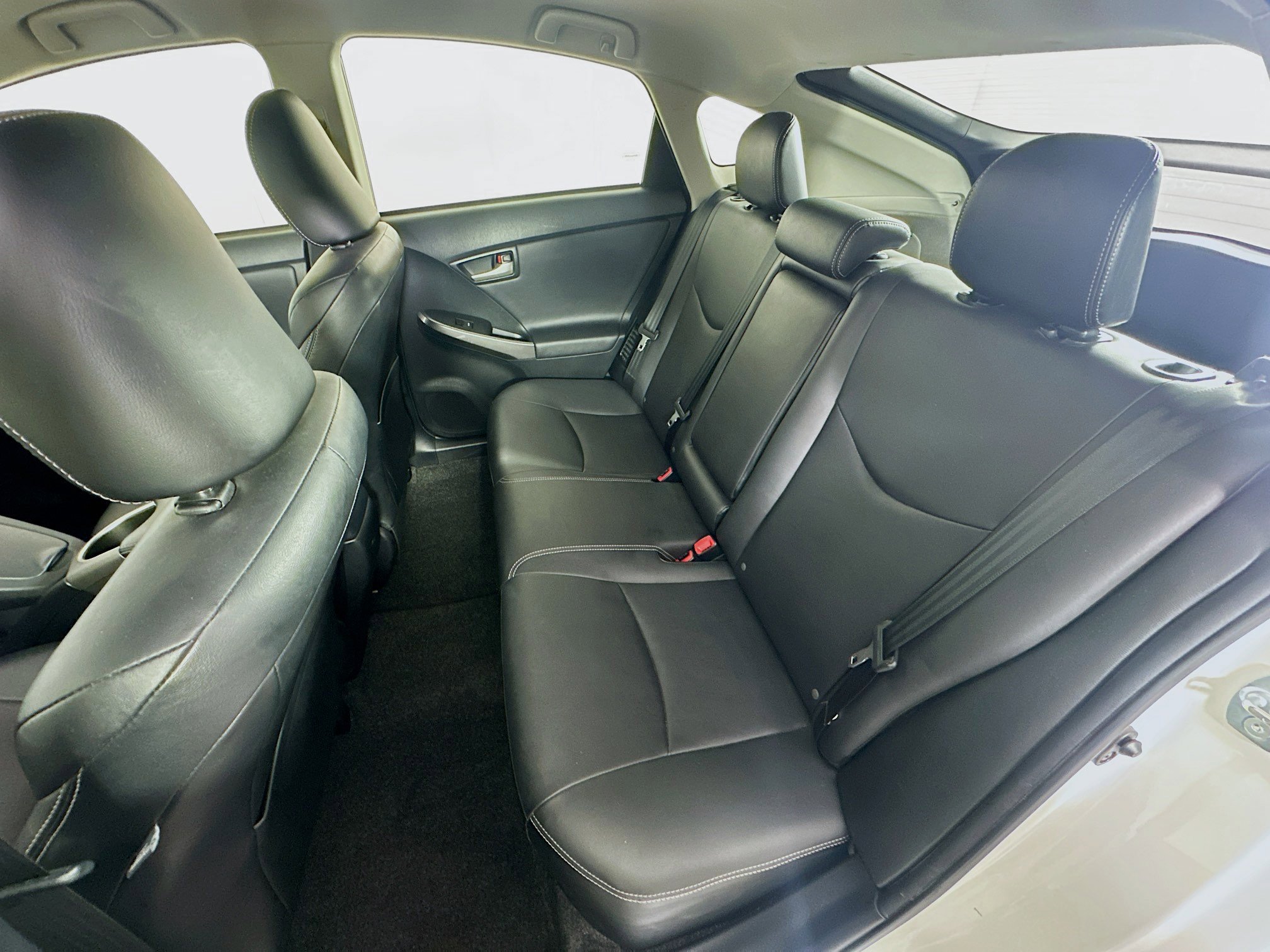 Used 2015 Toyota Prius Persona Series FWD image 26