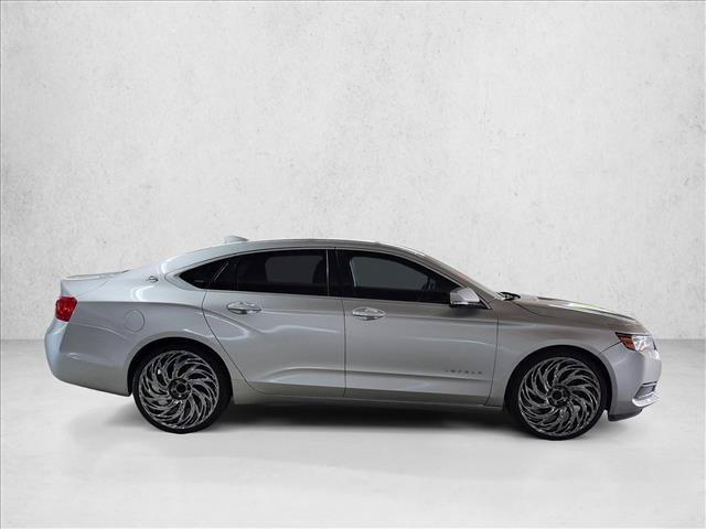 Used 2017 Chevrolet Impala LT w/ Convenience Package FWD image 4