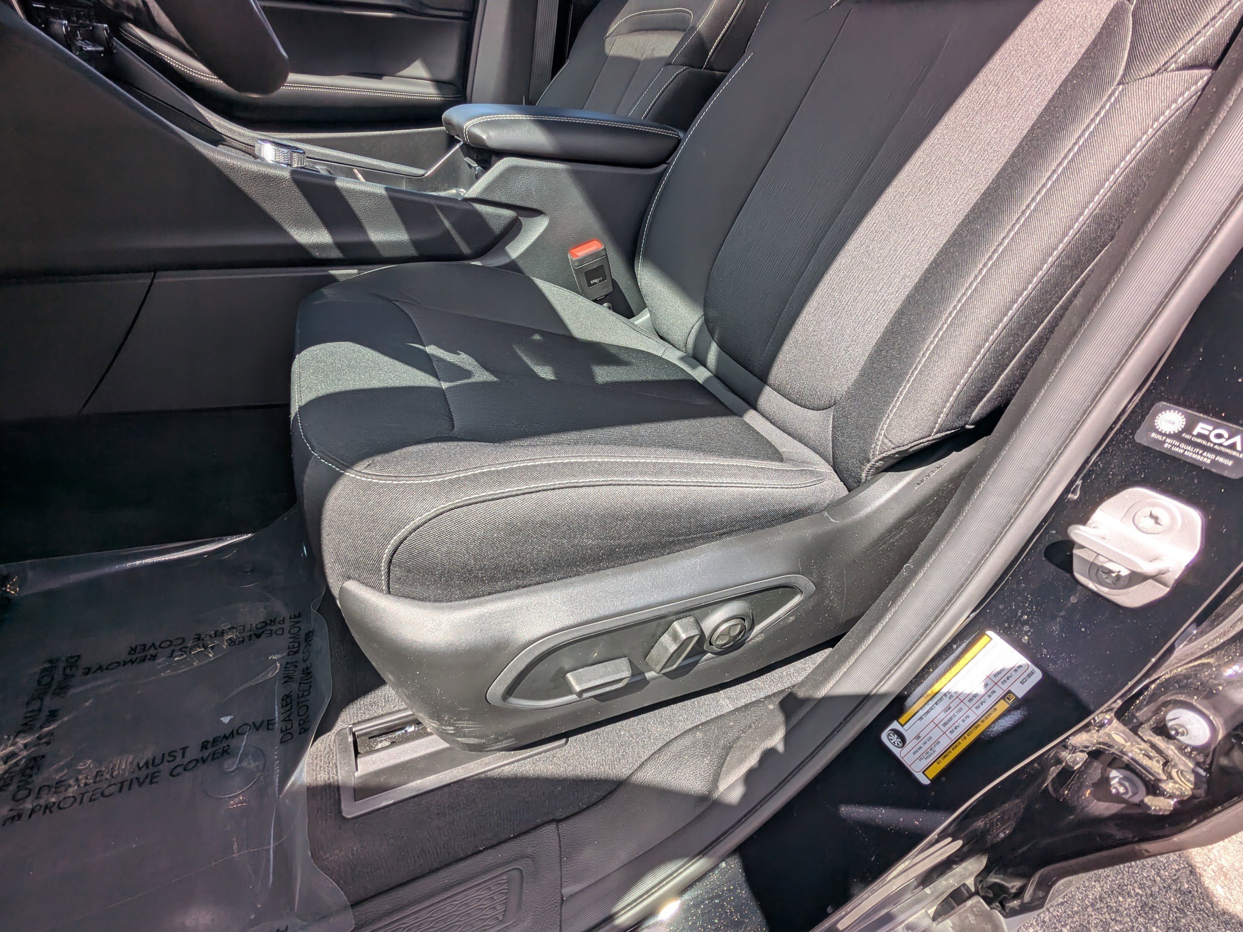 Certified 2025 Jeep Grand Cherokee Laredo X w/ Luxury Tech Group I image 19