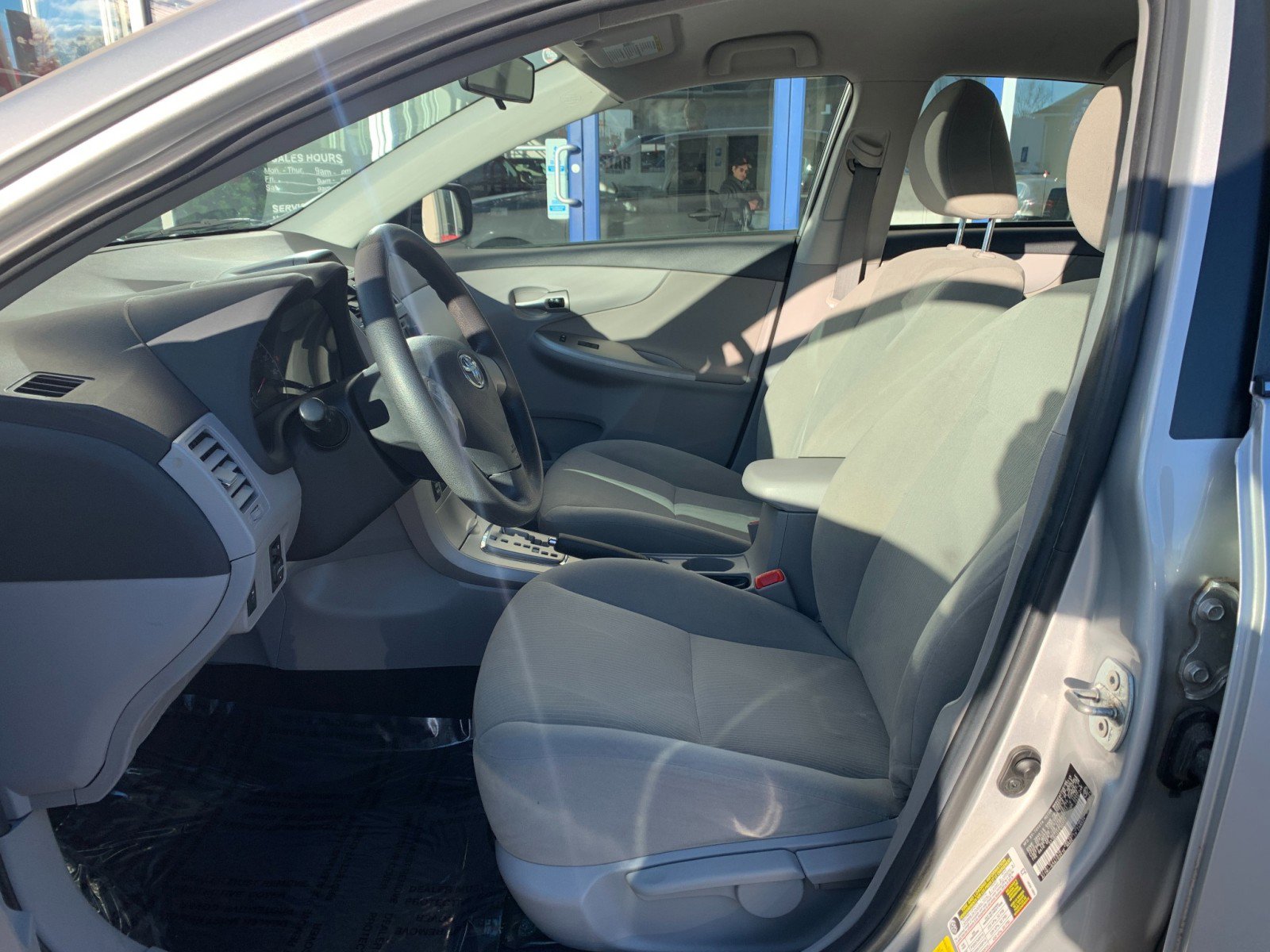 Used 2013 Toyota Corolla LE image 8