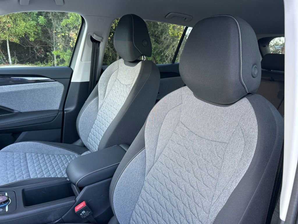 Used 2025 Volkswagen Tiguan S image 20