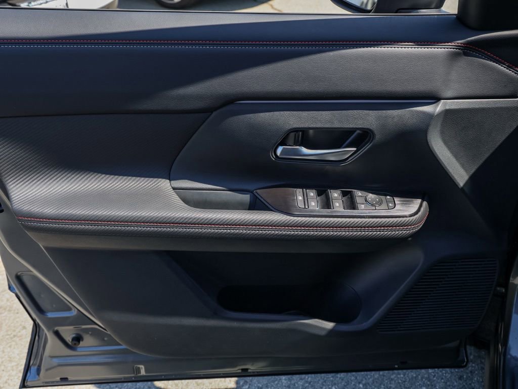 New 2026 Nissan Kicks SR FWD image 23