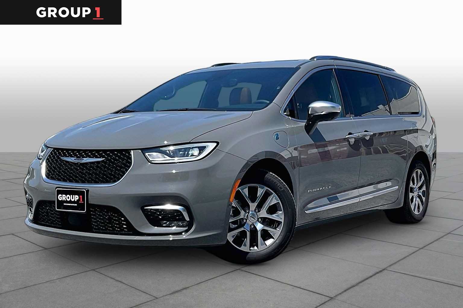 Used 2023 Chrysler Pacifica Pinnacle