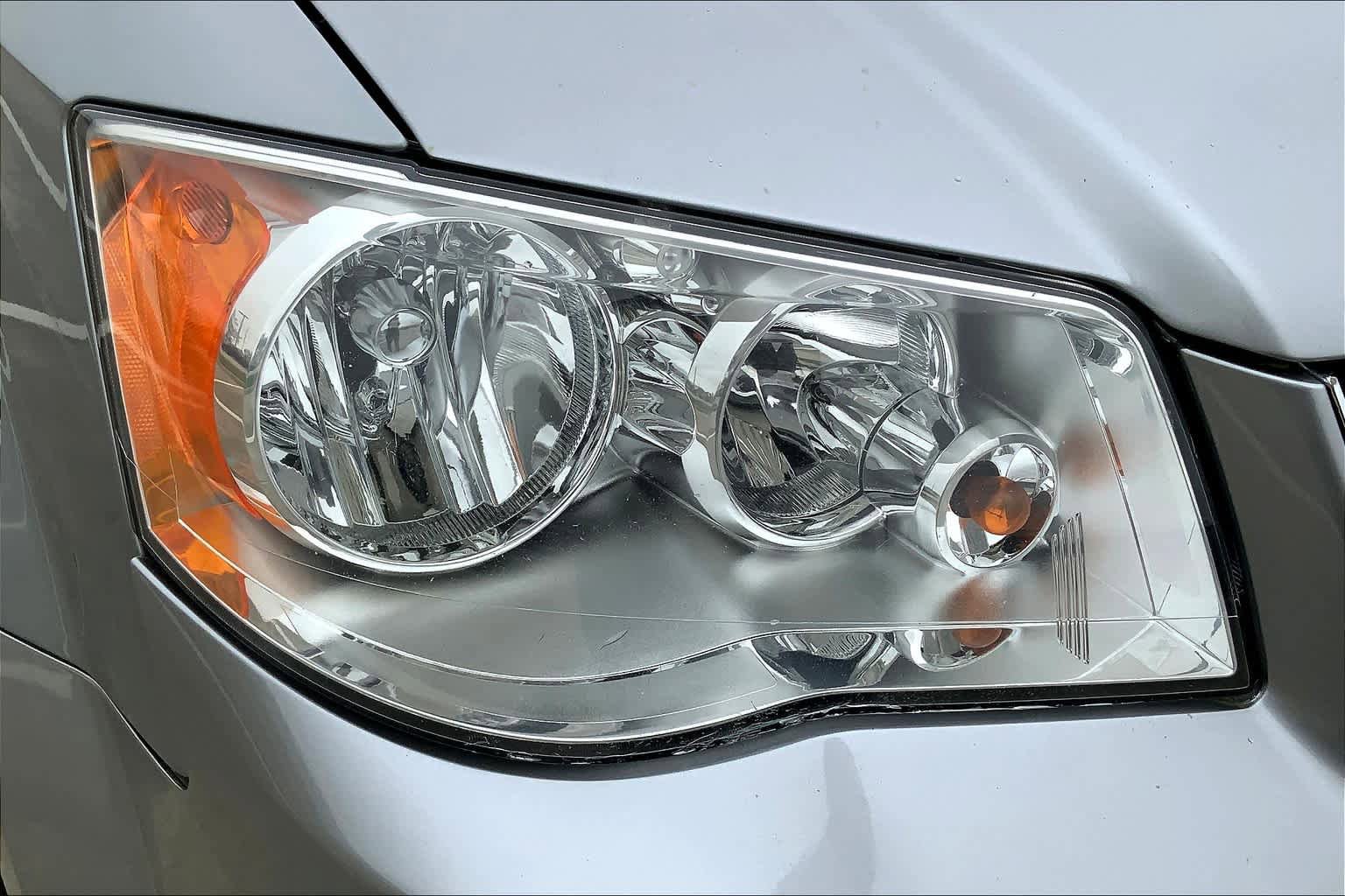 Used 2020 Dodge Grand Caravan SXT image 24