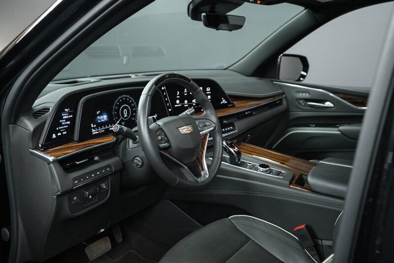 Used 2023 Cadillac Escalade Premium Luxury w/ Performance Package AWD/4WD image 18