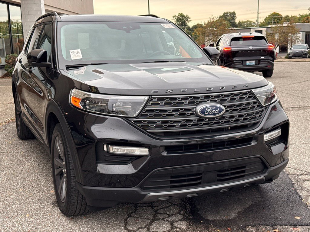 Used 2023 Ford Explorer XLT w/ Equipment Group 202A RWD image 16