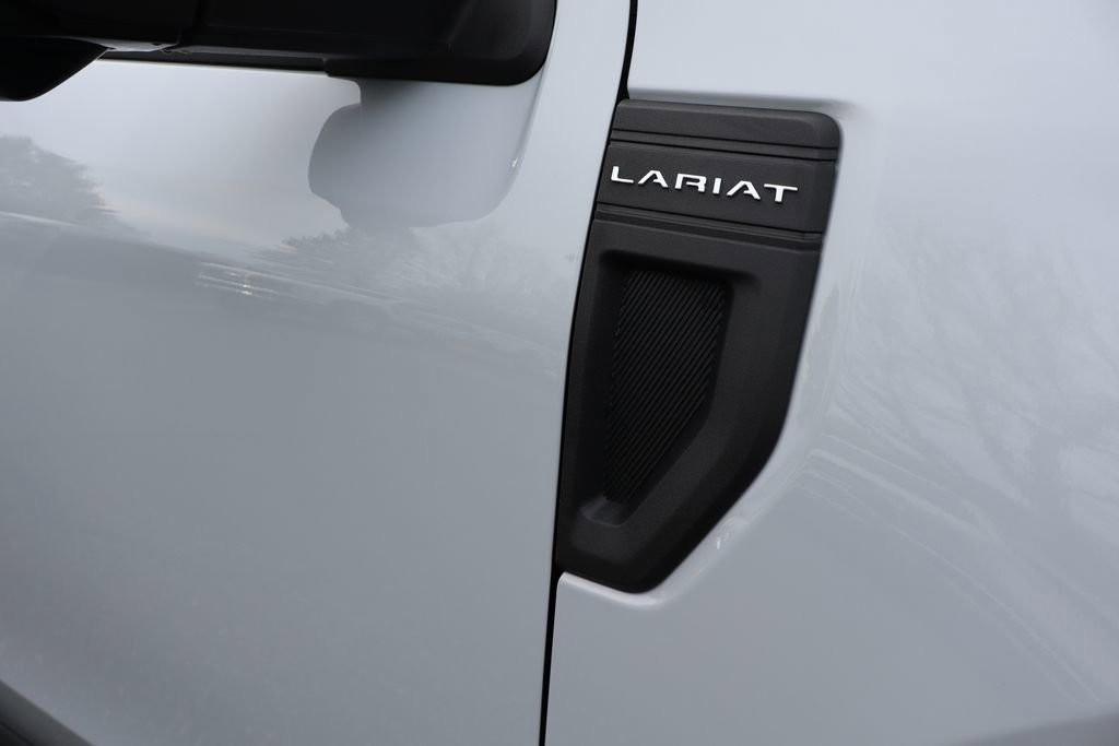 Used 2025 Ford Maverick Lariat image 19