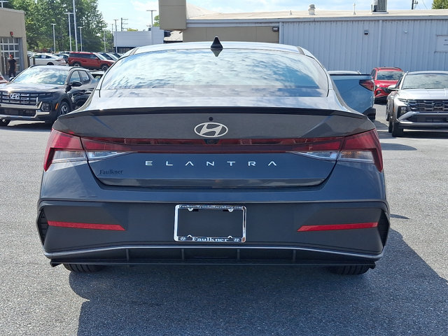 New 2026 Hyundai Elantra SEL Sport FWD image 5