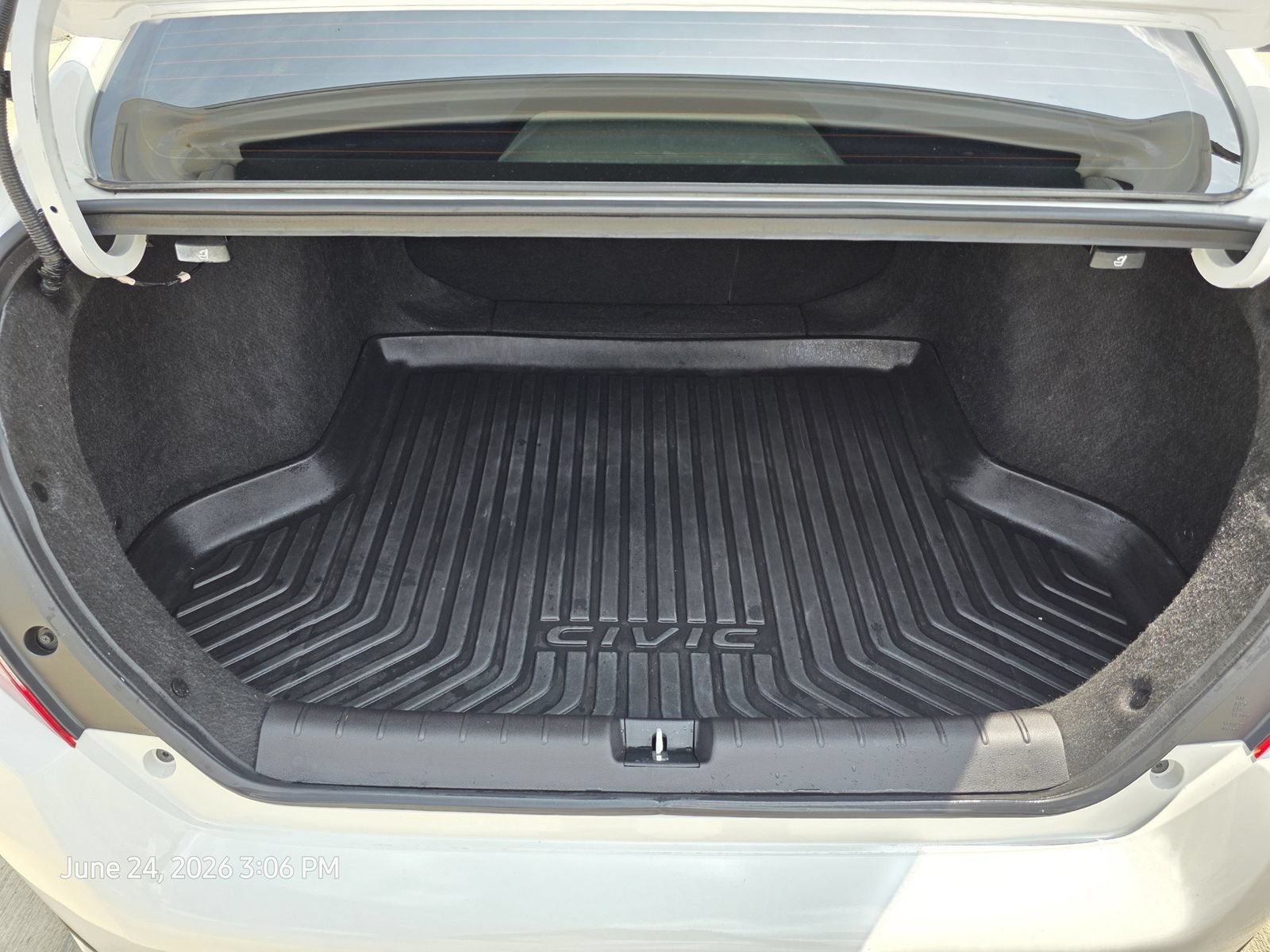 Used 2019 Honda Civic Touring image 18