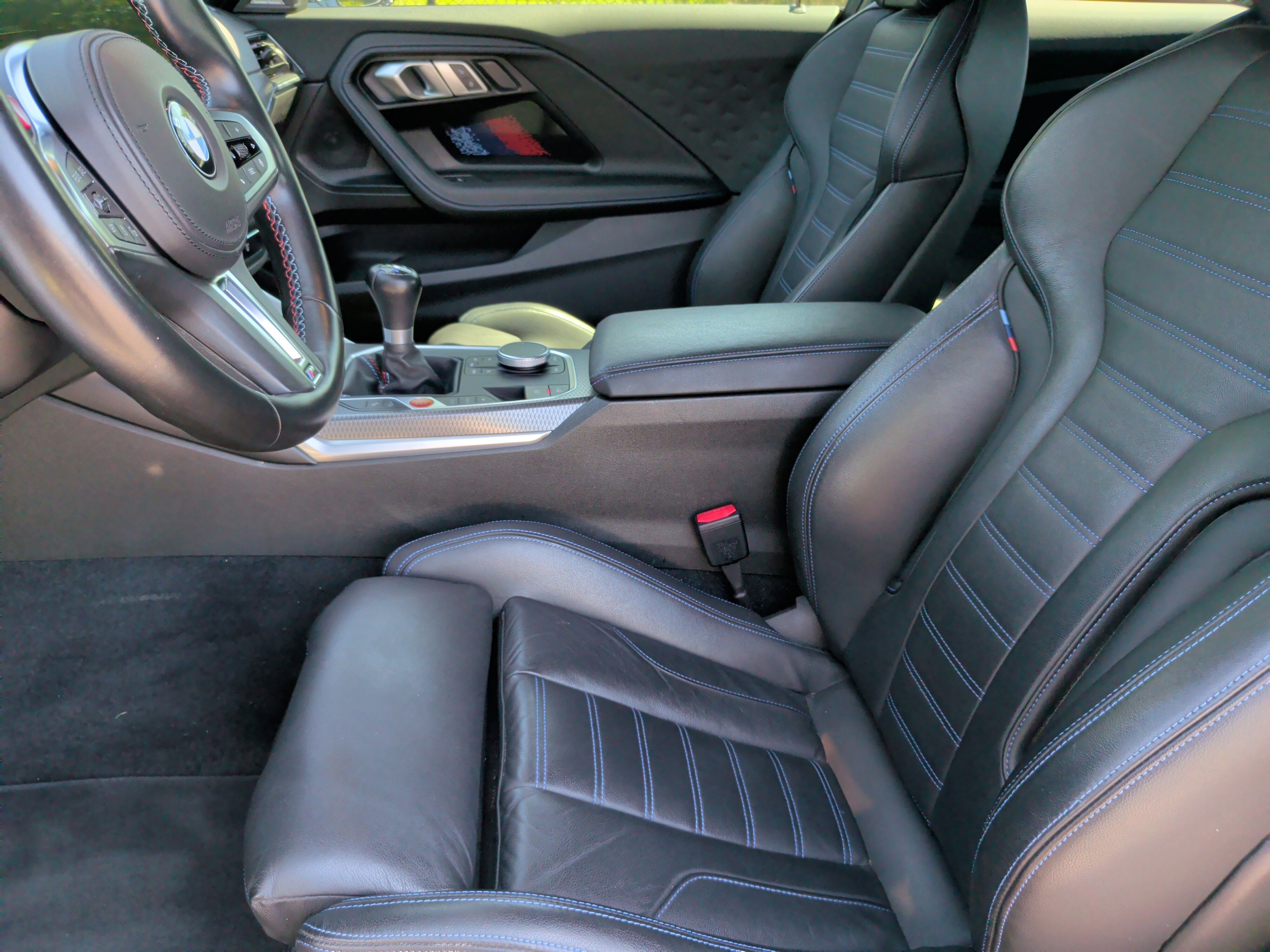 Used 2023 BMW M2 w/ Lighting Package RWD image 26