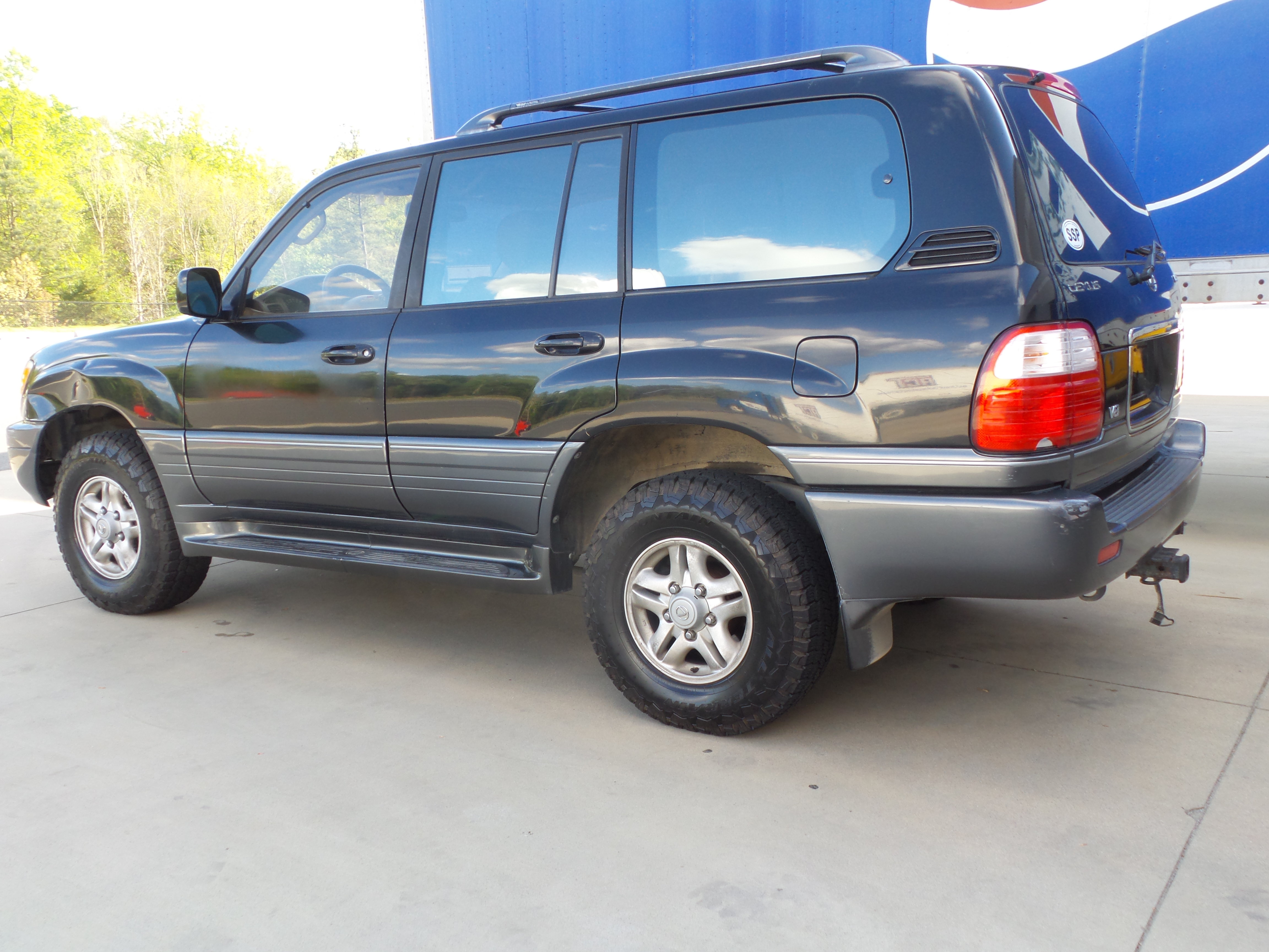 Used 1999 Lexus LX 470 4WD image 4