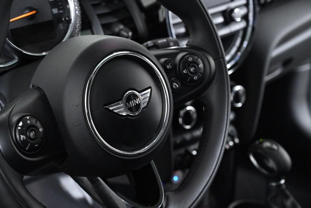 Used 2015 MINI Cooper 4-Door Hardtop FWD image 12