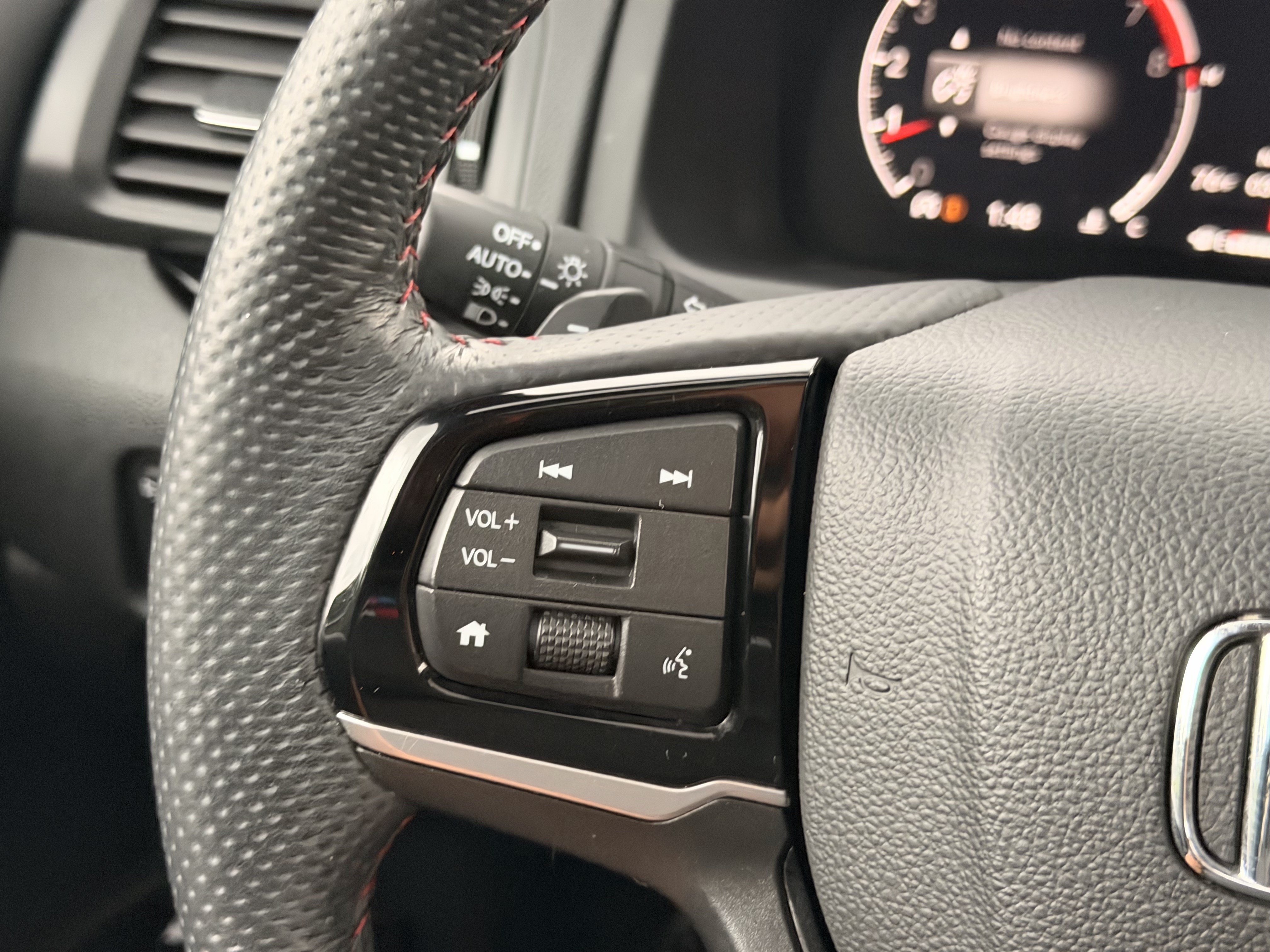 Used 2025 Honda Ridgeline Black Edition image 23