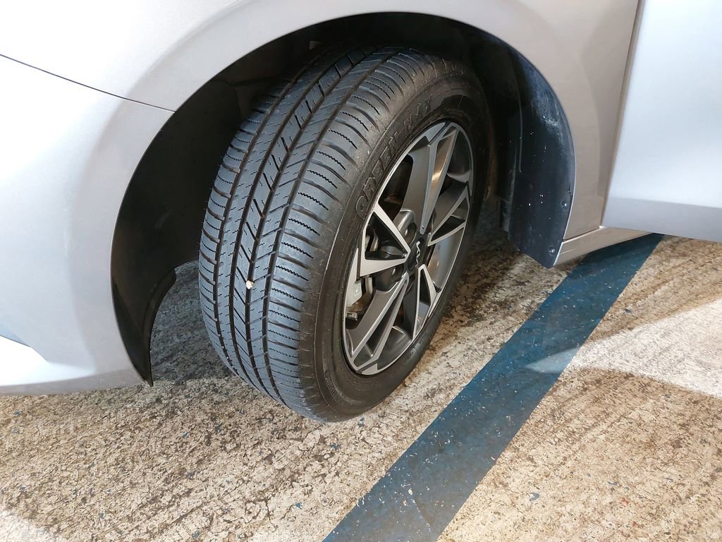 Used 2022 Kia Forte LXS FWD image 34