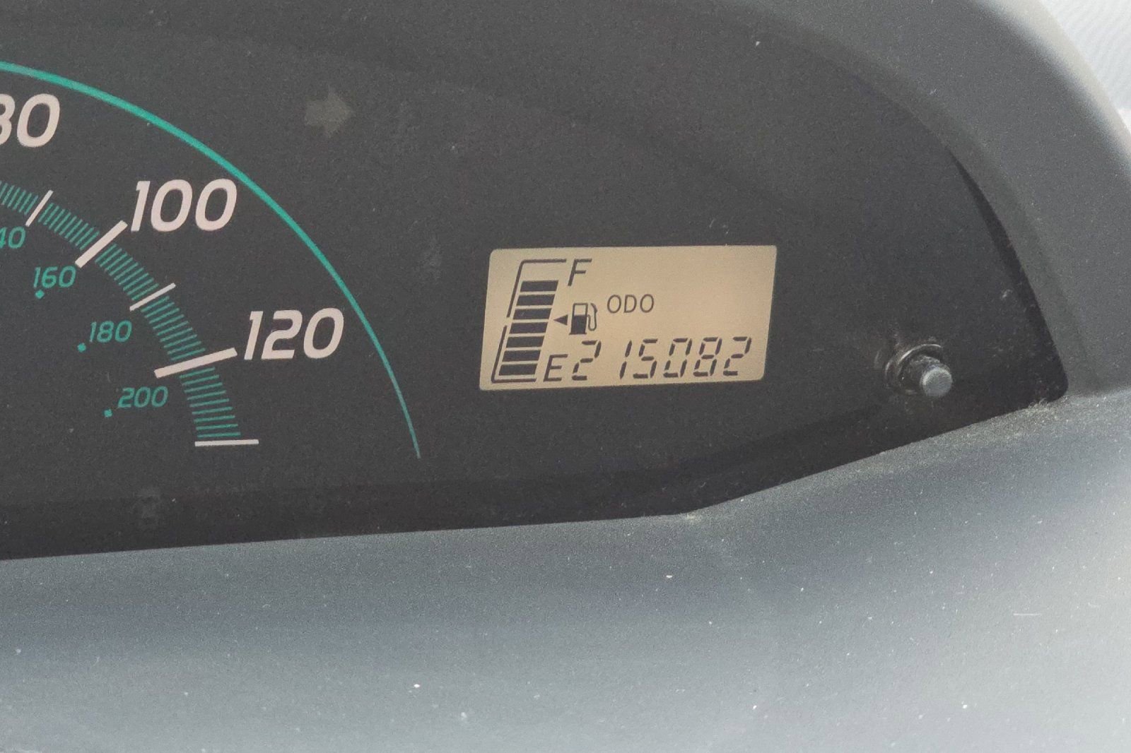 Used 2007 Toyota Yaris 2-Door Hatchback FWD image 23
