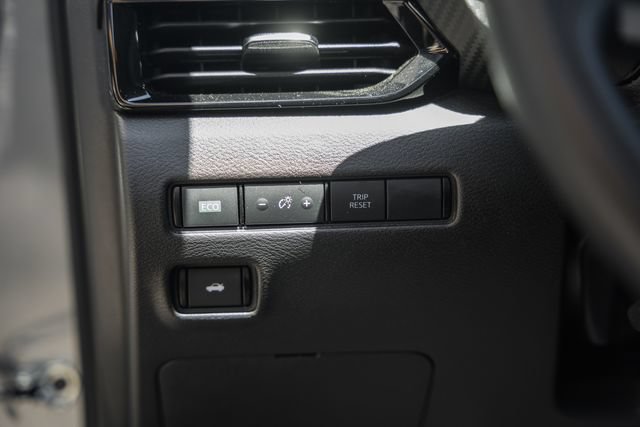 Used 2025 Nissan Sentra SV FWD image 40