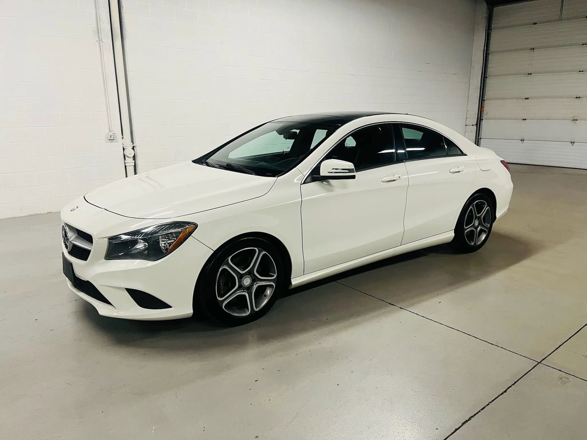 Used 2014 Mercedes-Benz CLA 250 image 2