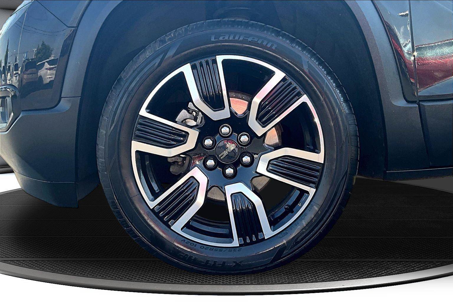 Used 2019 GMC Acadia SLT w/ Black Edition AWD/4WD image 35