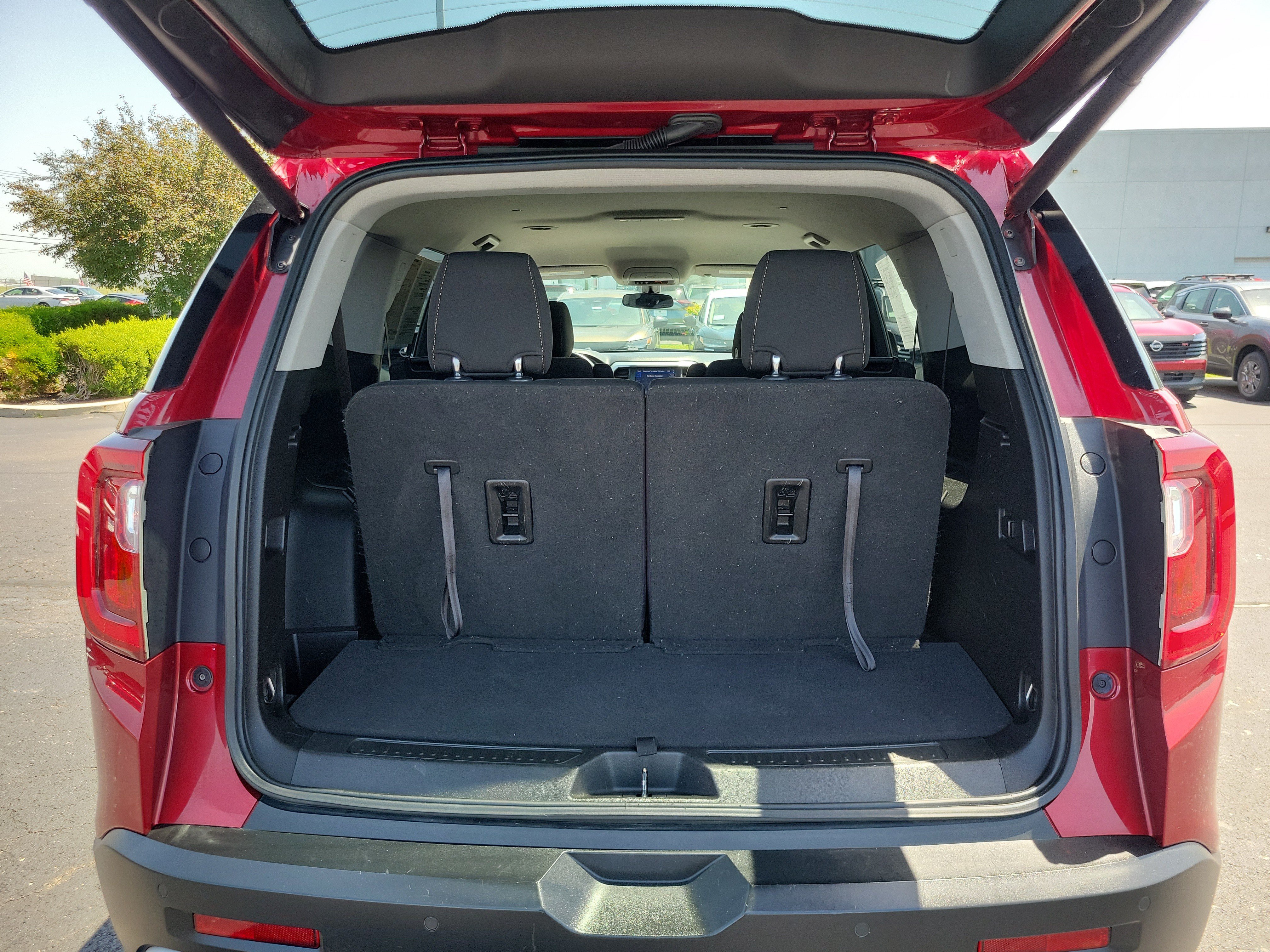 Used 2020 GMC Acadia SLE w/ Driver Convenience Package FWD image 8