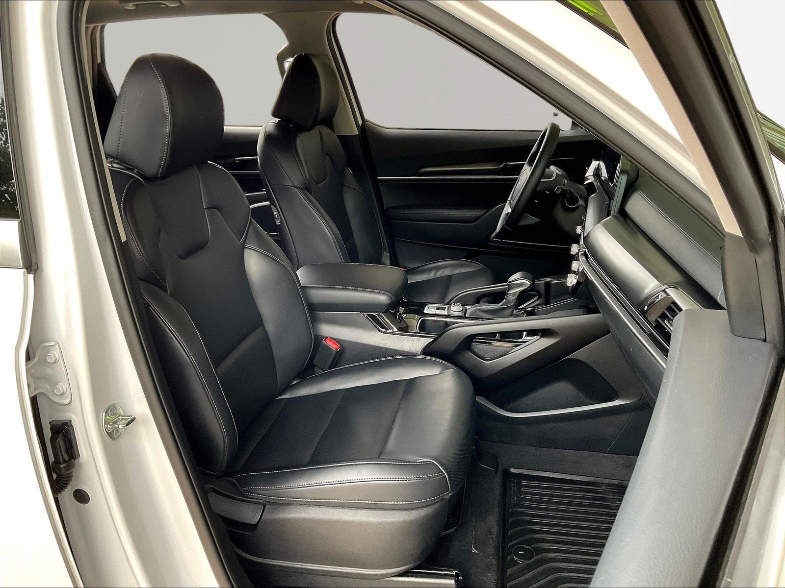 Used 2025 Kia Telluride LX FWD image 29