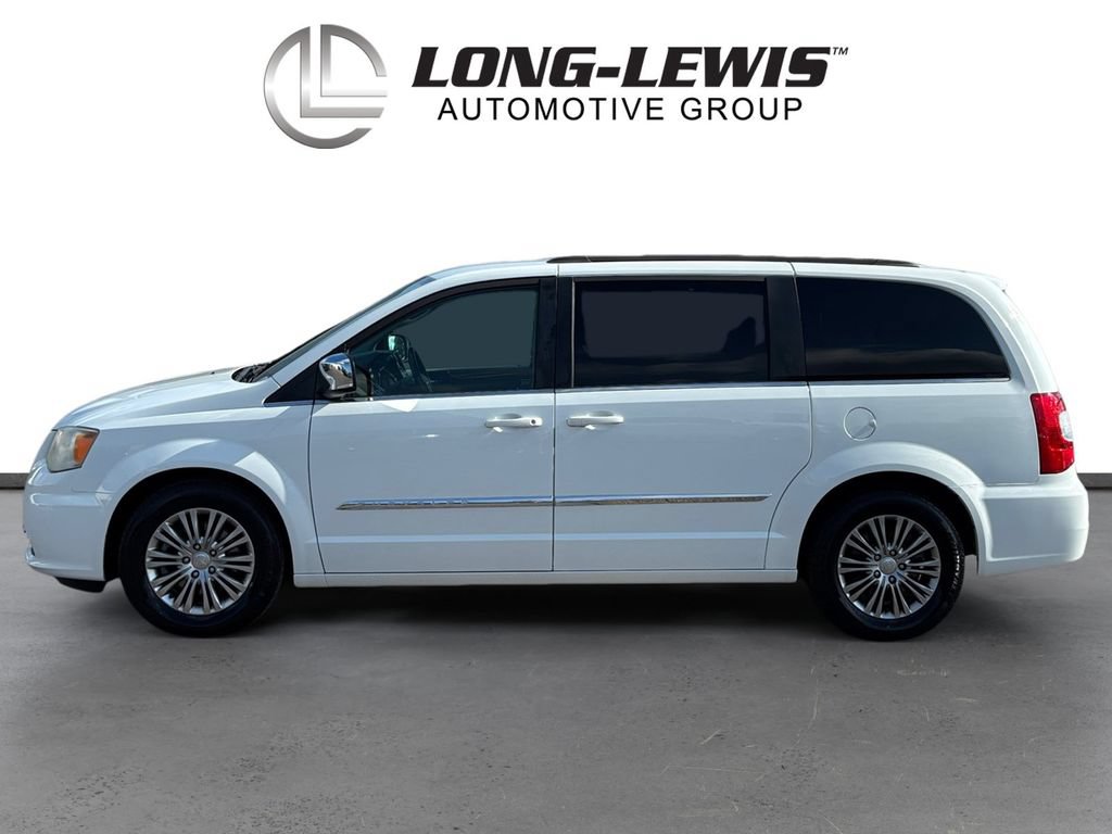 Used 2014 Chrysler Town & Country Touring-L FWD video 2