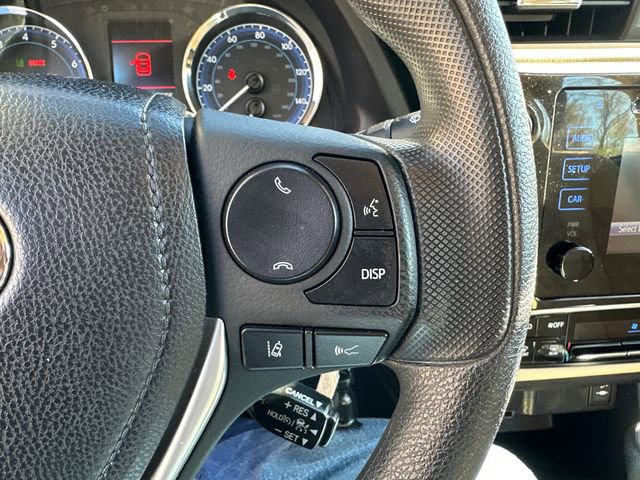 Used 2018 Toyota Corolla LE FWD image 32