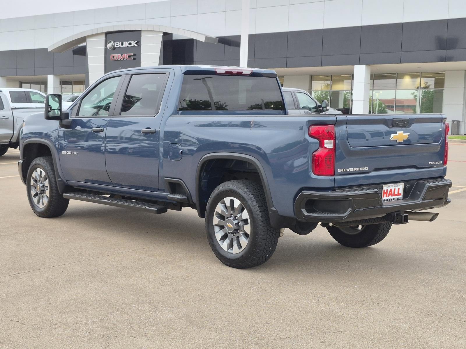 Used 2024 Chevrolet Silverado 2500 Custom w/ Custom Value Package AWD/4WD image 4