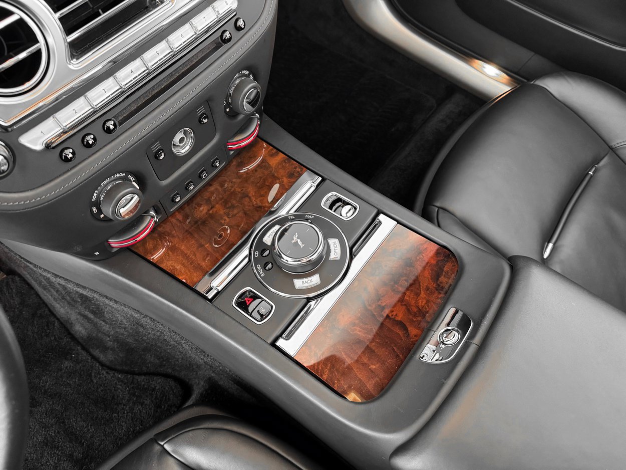 Used 2016 Rolls-Royce Dawn RWD image 22