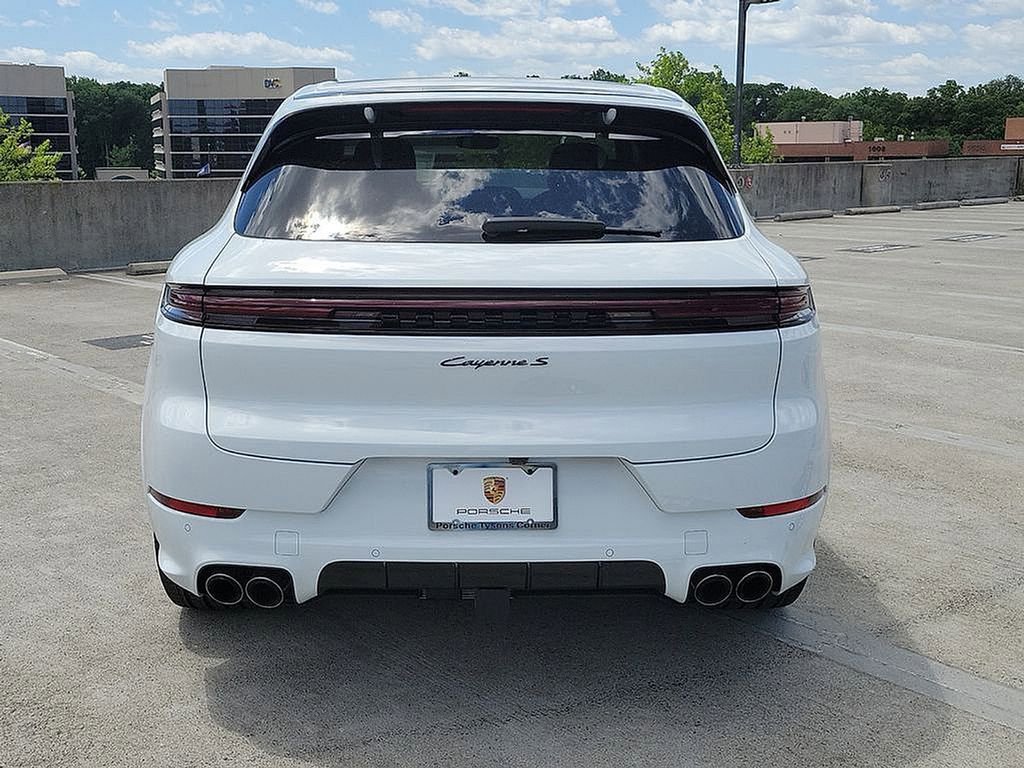 Certified 2024 Porsche Cayenne S image 5