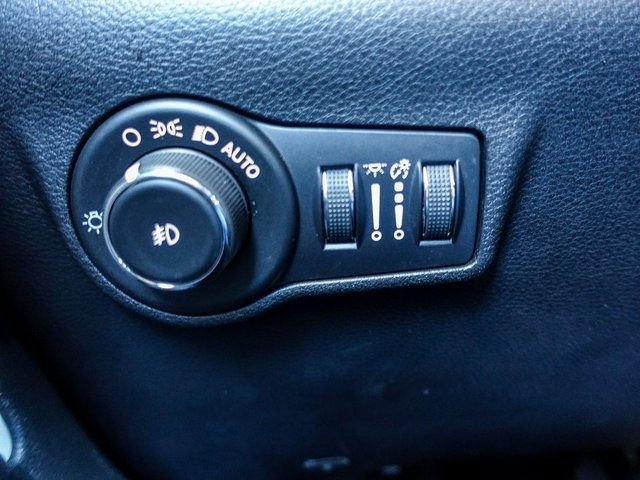 Used 2023 Jeep Compass Limited AWD/4WD image 12