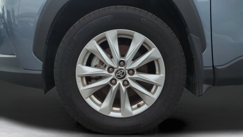 Used 2024 Toyota Corolla Cross LE FWD image 26
