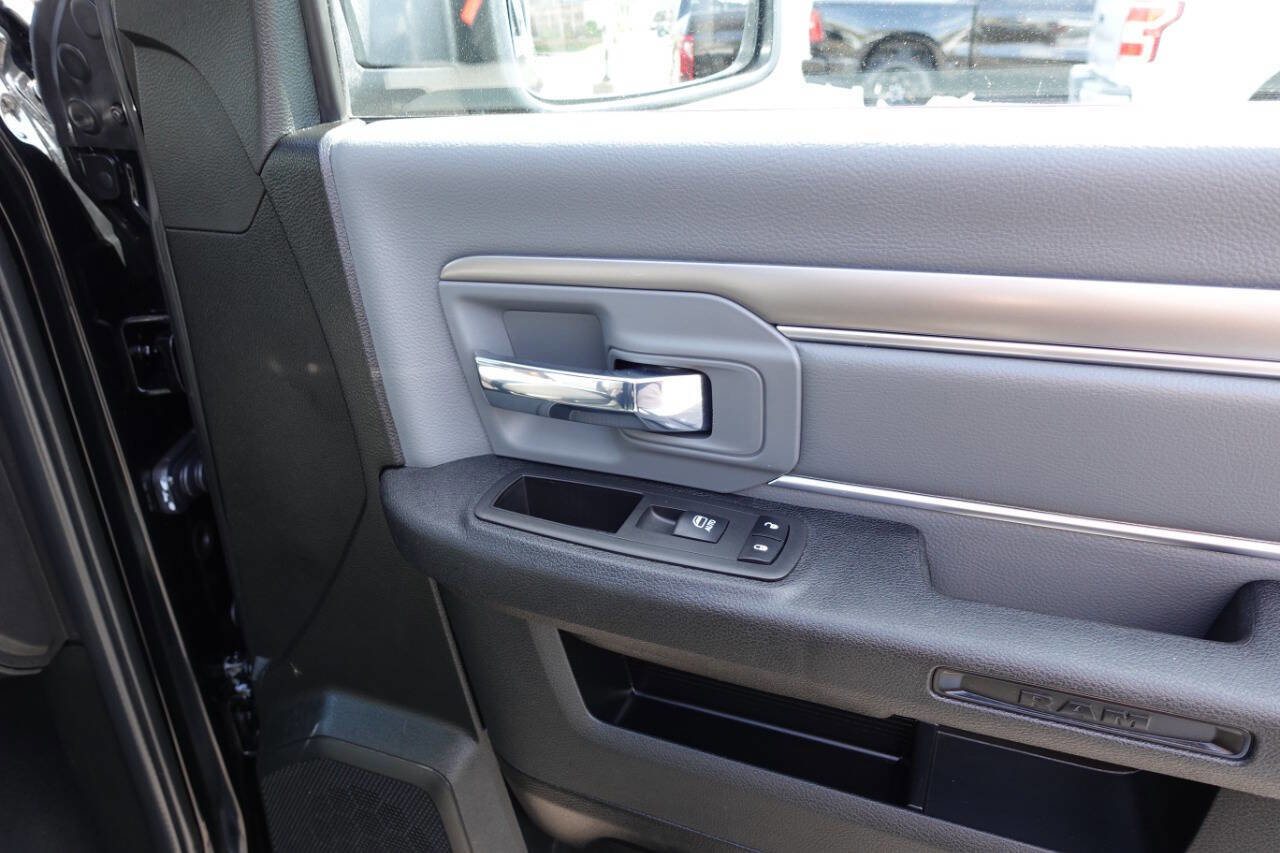 Used 2023 RAM 1500 Classic SLT w/ Electronics Convenience Group image 34