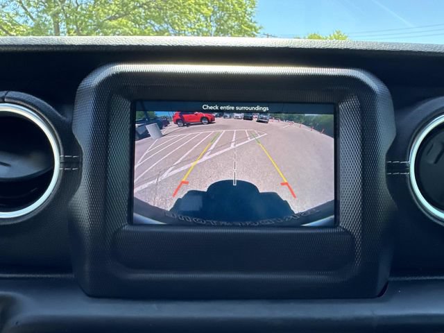 Used 2018 Jeep Wrangler Unlimited Sahara AWD/4WD image 23