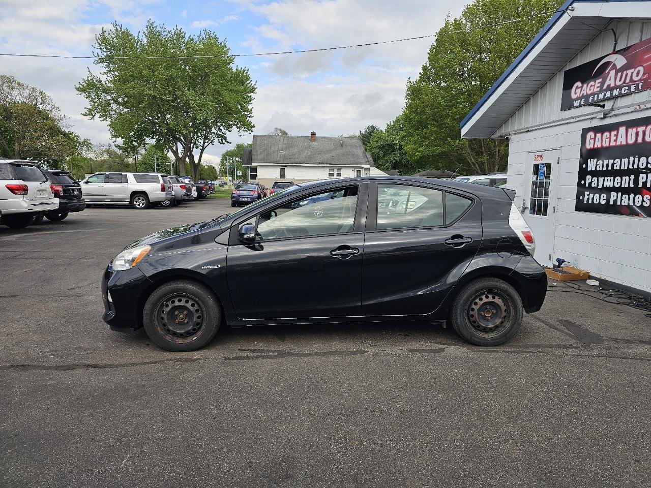 Used 2014 Toyota Prius C One FWD image 6