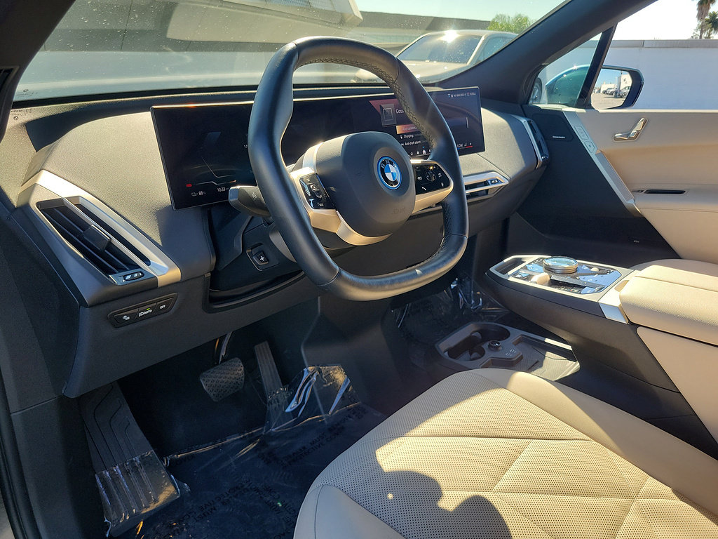 Used 2024 BMW iX xDrive50 w/ Sport Package AWD/4WD image 20