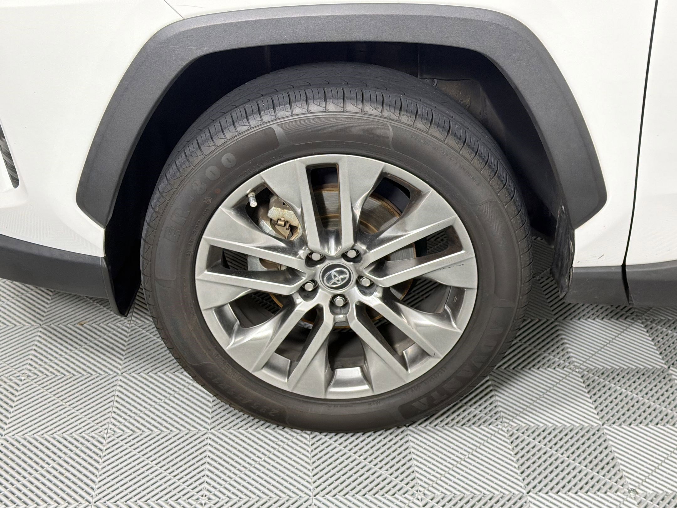Used 2019 Toyota RAV4 XLE Premium w/ Advanced Technology Package FWD image 12
